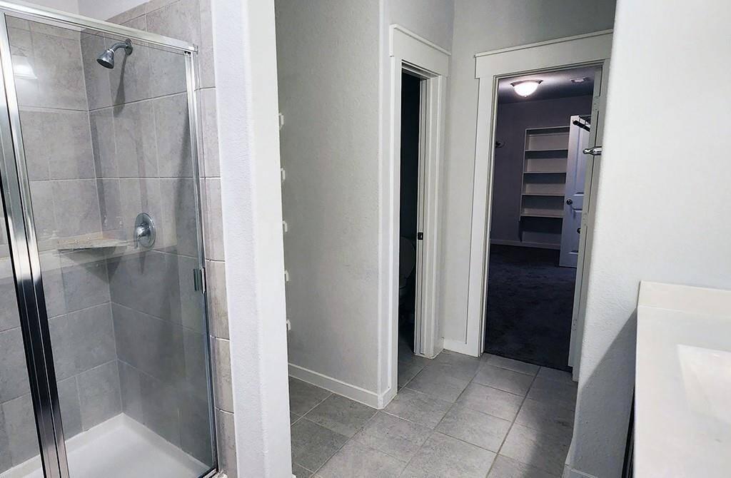 Extra Large Walk In Shower
