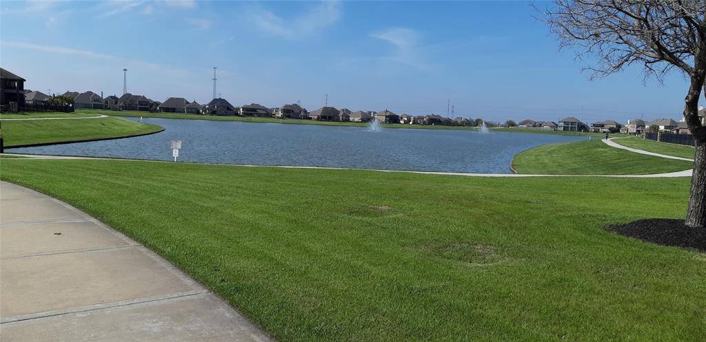 Walking Trail around the Lake