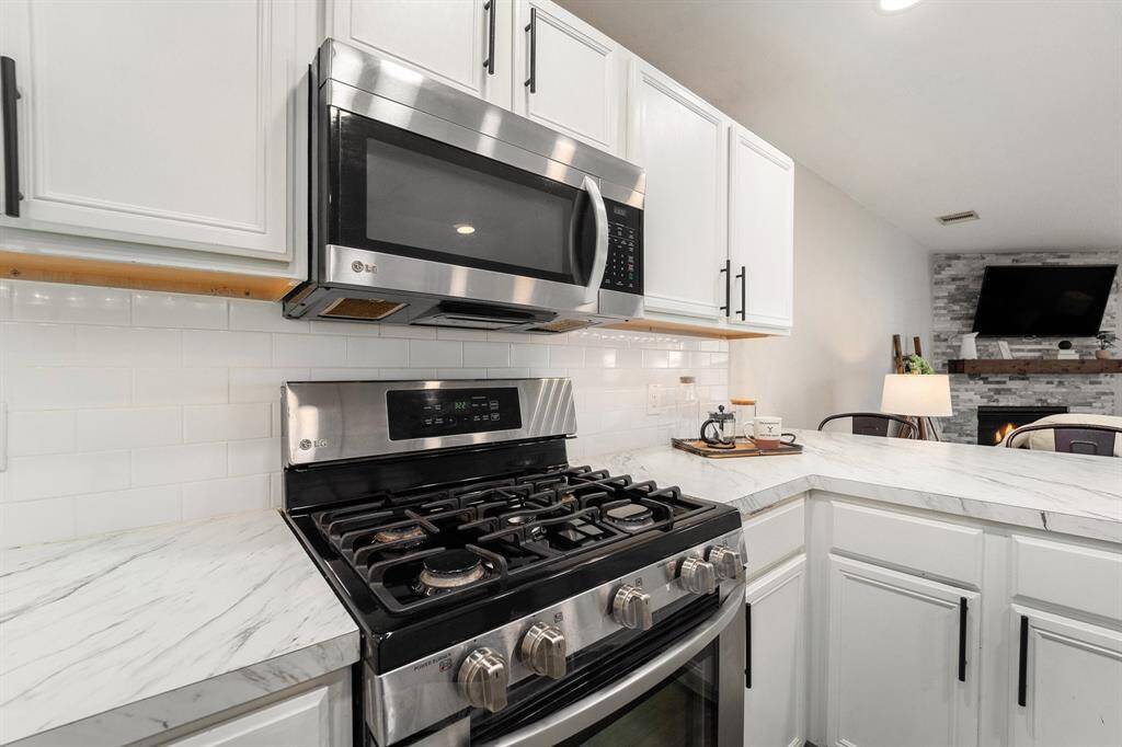 LG Gas Stove, Microwave, and Oven