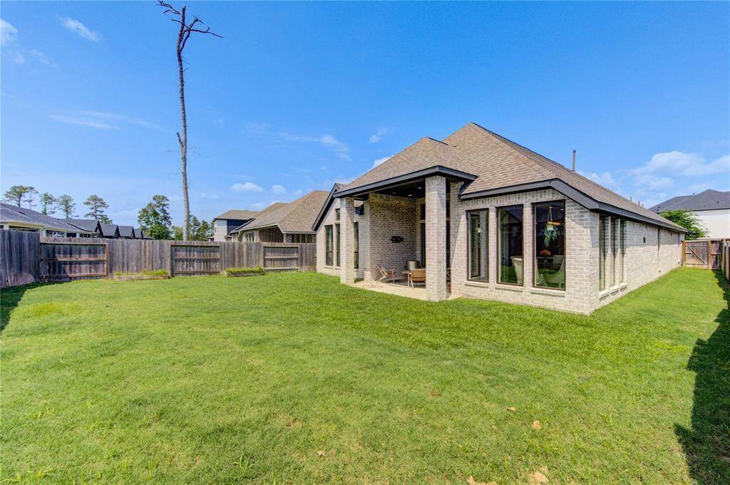 Backyard has plenty of space for the littles or your fur babies