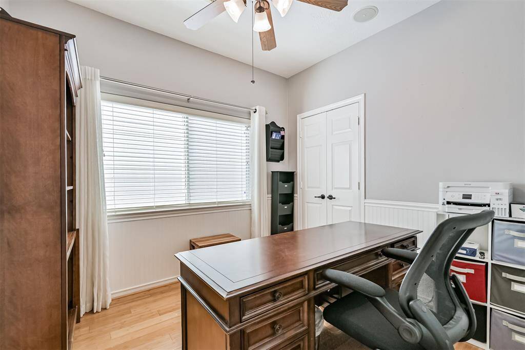 Secondary room with high end laminate floors & new paint