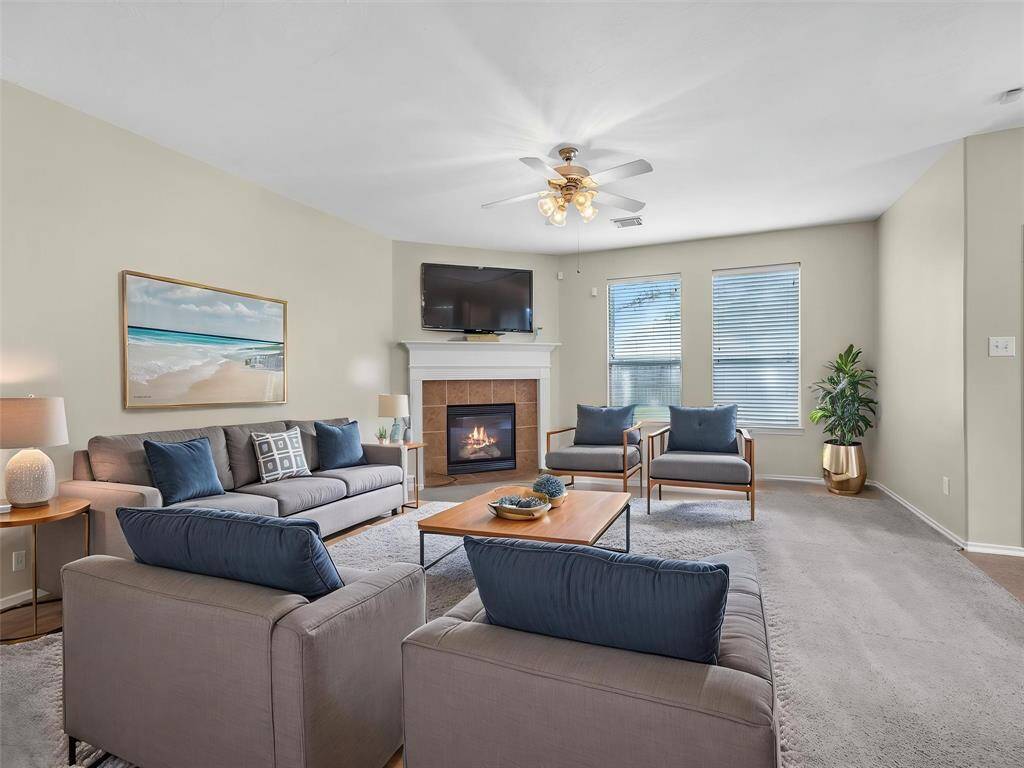 Virtually staged livingroom