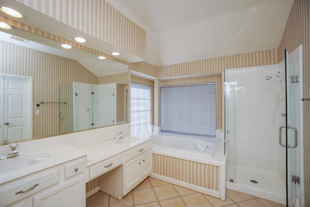 Fully equipped bathing area