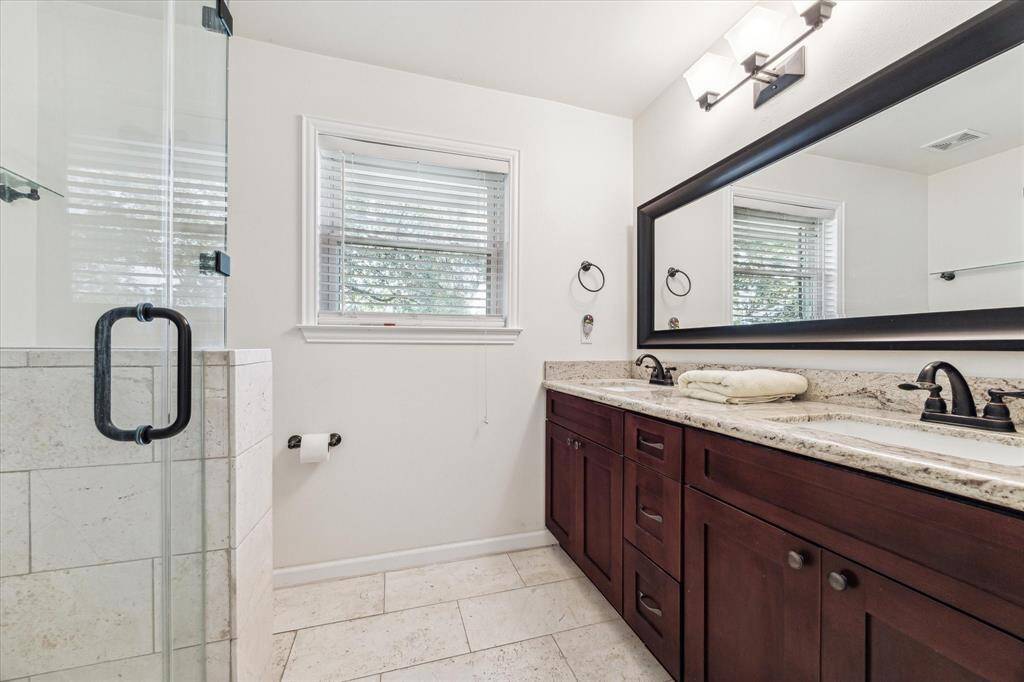 Another view of primary bath.