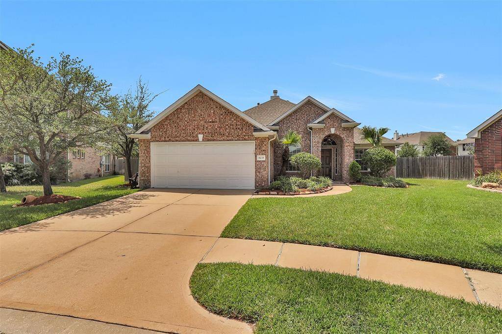 Great curb appeal!