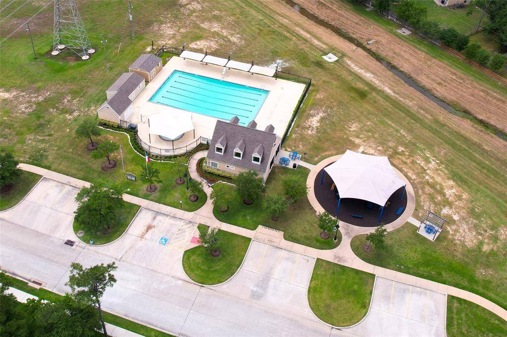 Birdseye view of community pool