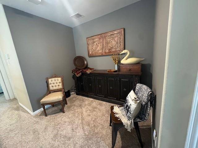 Quaint niche that could be small office, sitting area, study nook and much more.