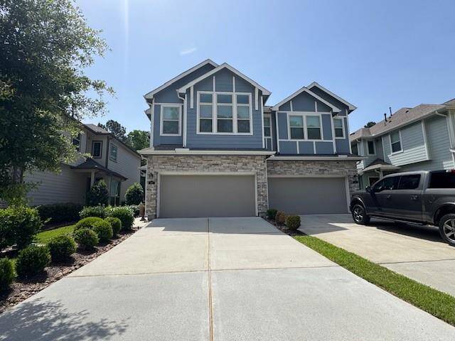 Spacious driveway and beautiful curb appeal.