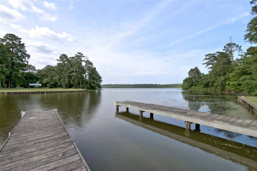 neighborhood boat ramp access & dock