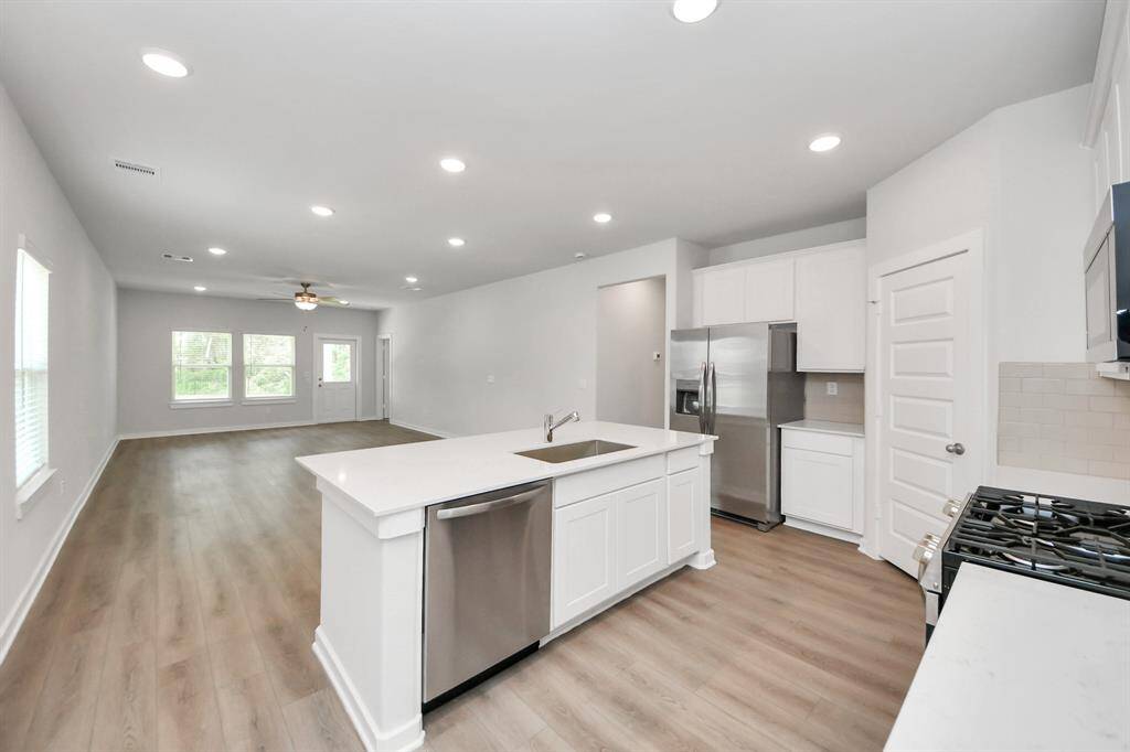 Kitchen/dining/living