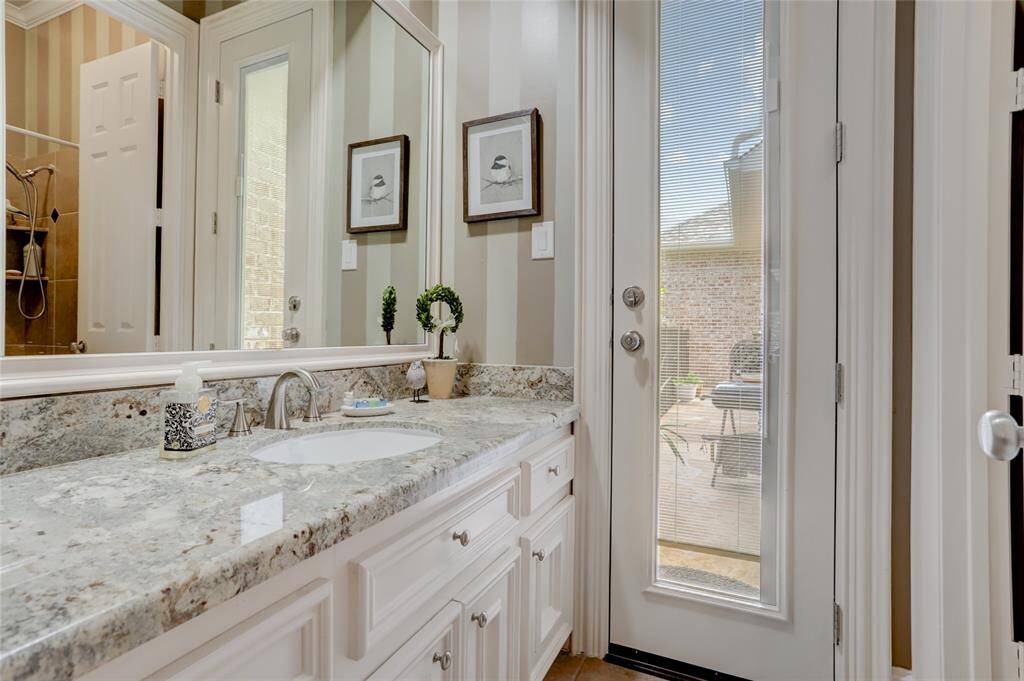 Guest bathroom/pool bathroom