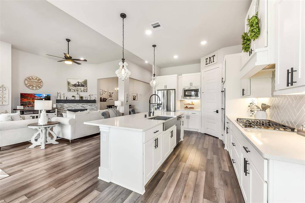 Open and airy with ample counter space.