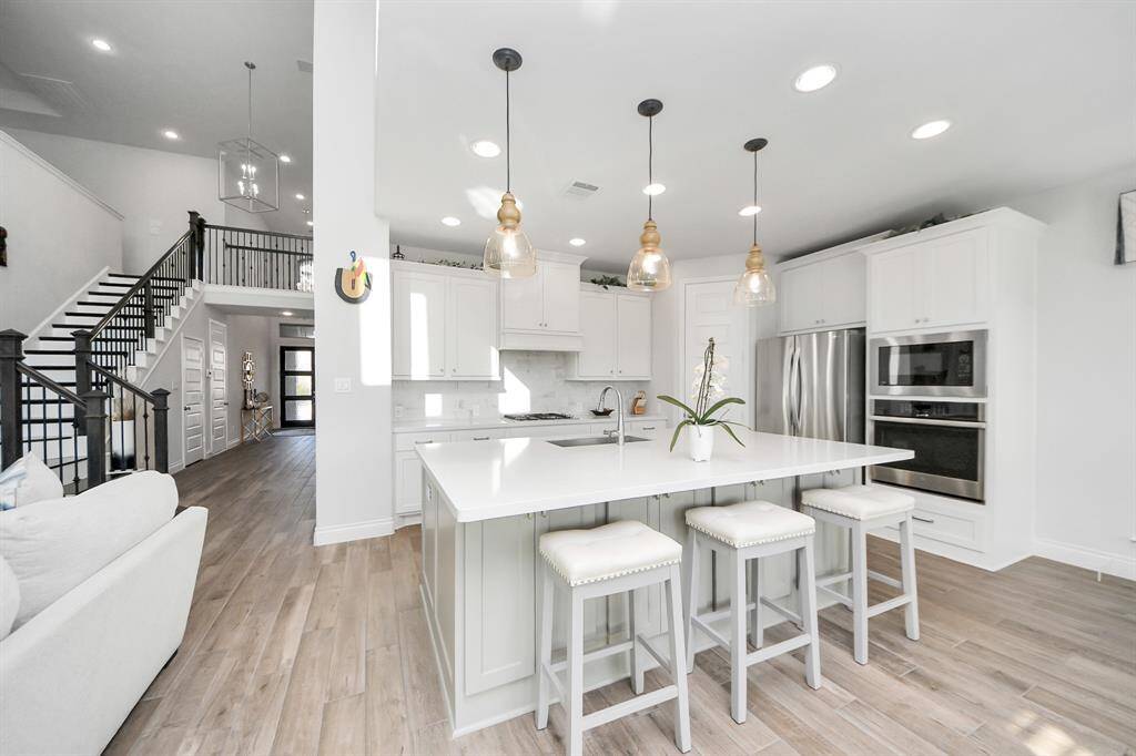 Did you notice the extra cabinets on the island? What a great use of space!