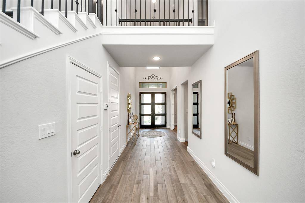 What a spacious entryway!