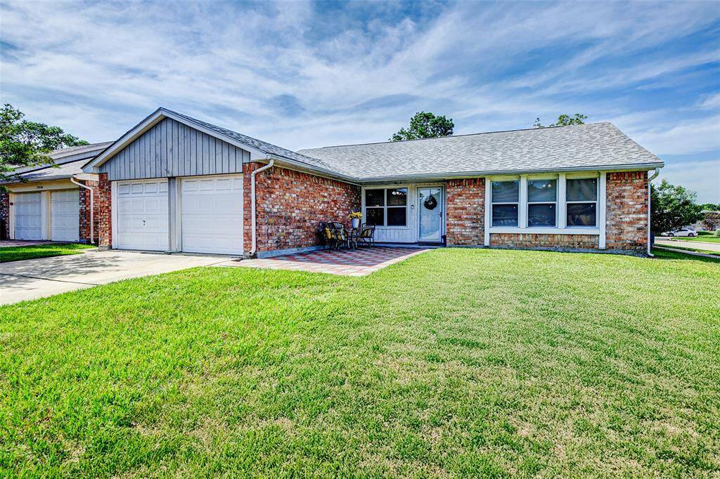 You will love that the neighborhood is quiet and there are friendly neighbors.