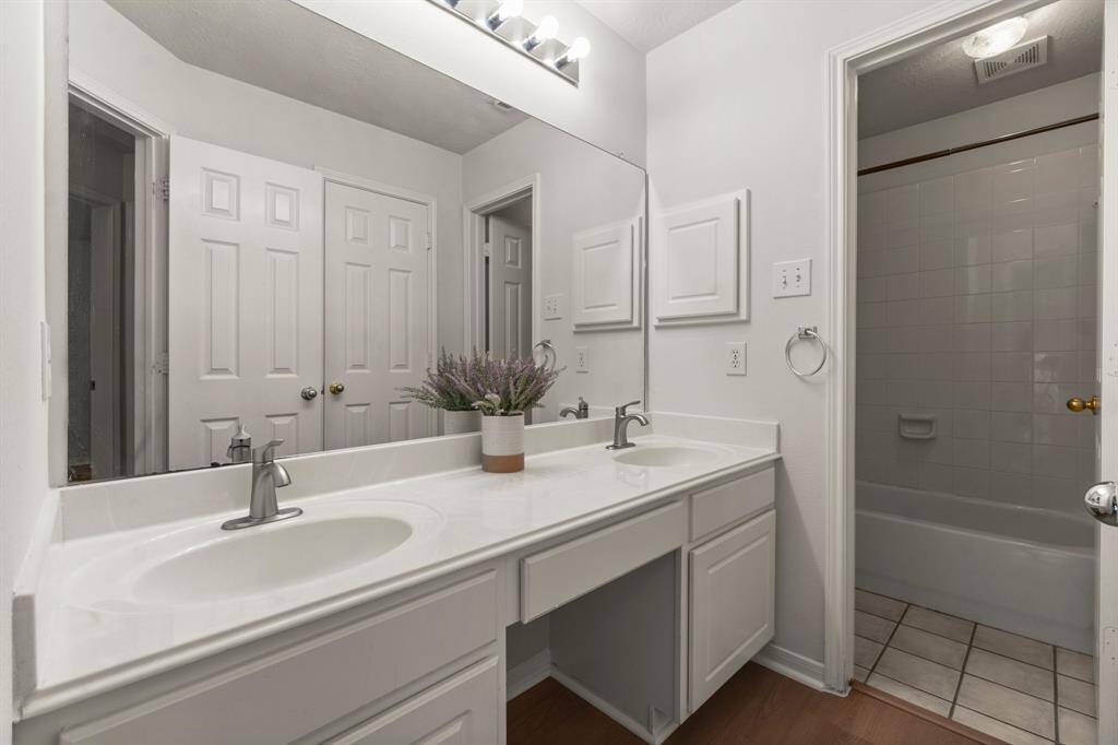 2nd bathroom
