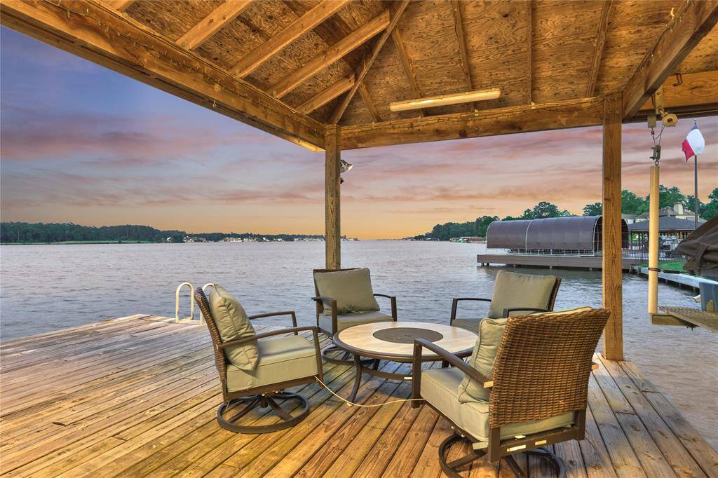 Enjoy quiet evenings with beautiful sunsets and cool lake breezes.
