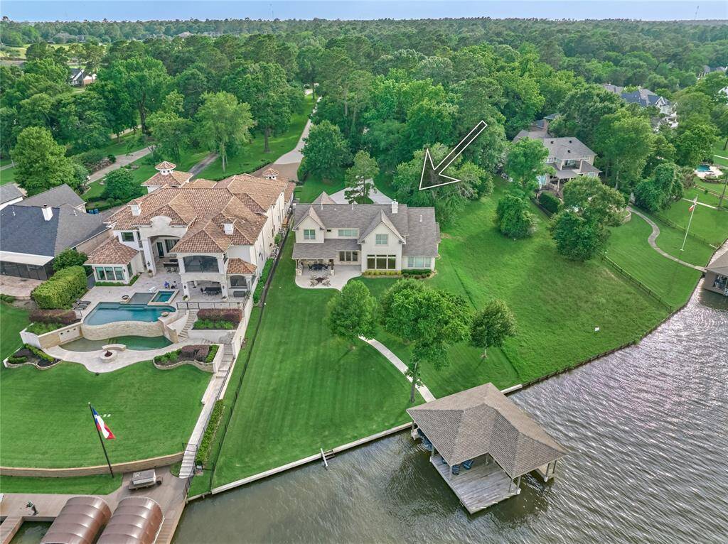 Fantastic back yard with room to build your dream pool.