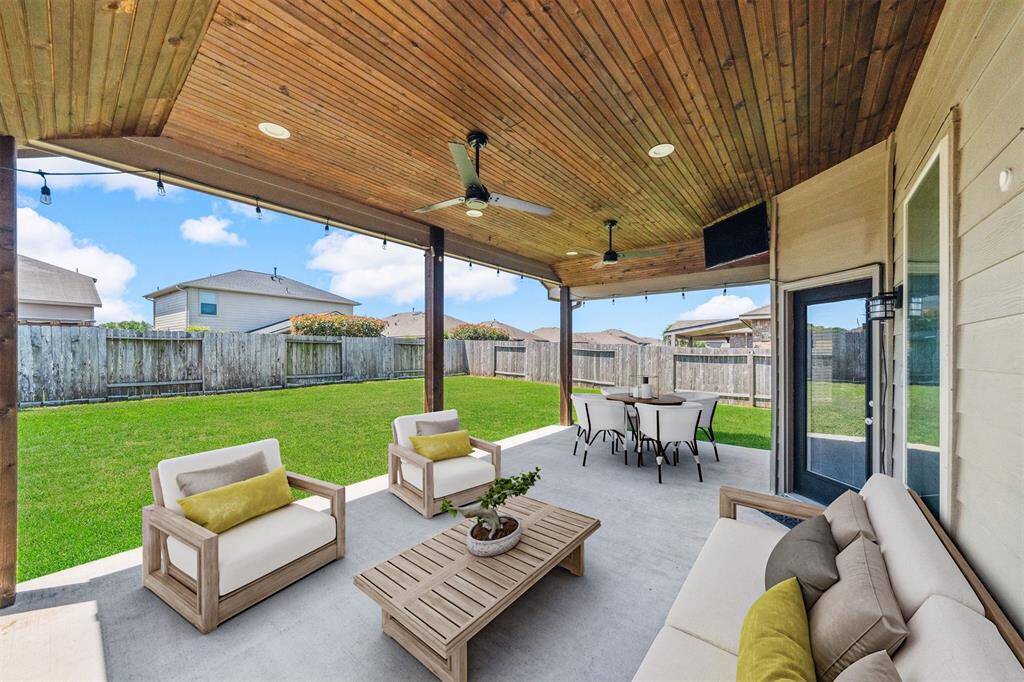 You have found your dream home in Jasmine Heights! This elegant 3-bedroom, 2-bathroom residence boasts an open floor plan, high ceilings, LVP flooring, and expansive covered patios leading to a spacious backyard. Perfect for modern living!