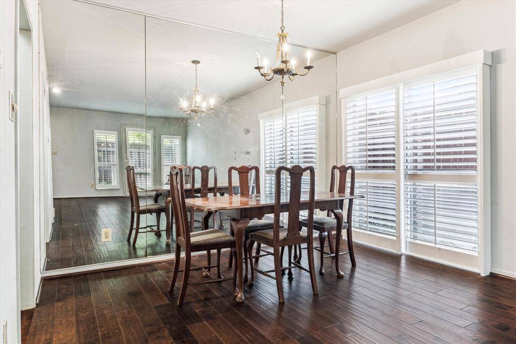 Dining Area - Well lit dining area that opens to the family room.