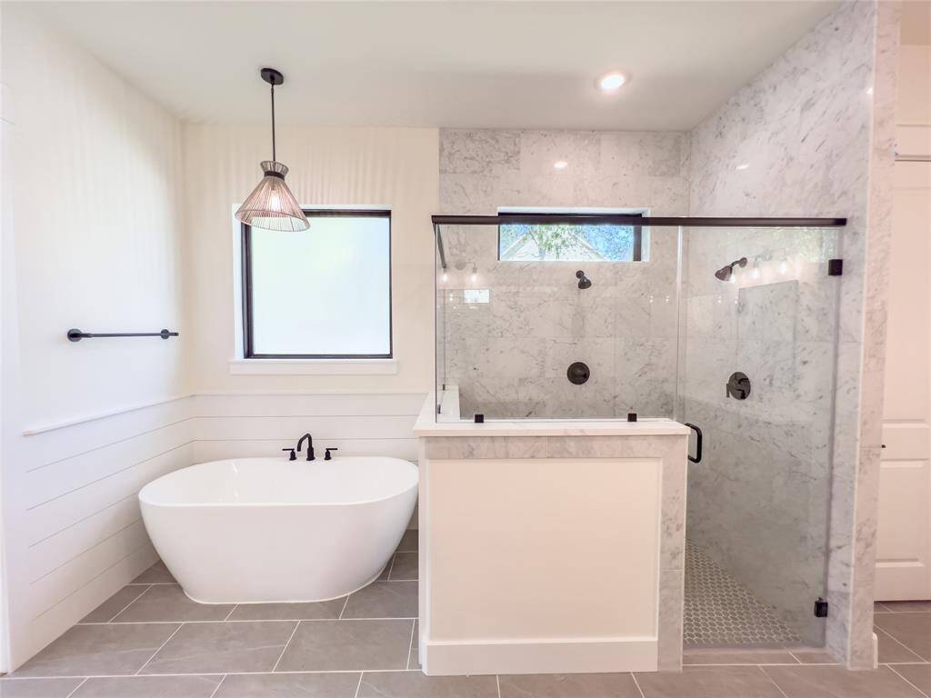 Example of previously Built Hallmark Builder's Home. Many Upgraded Features Included in Specifications. Please inquire with Hallmark Builder's Sales Team for included specifications. Personalize Selections Now!