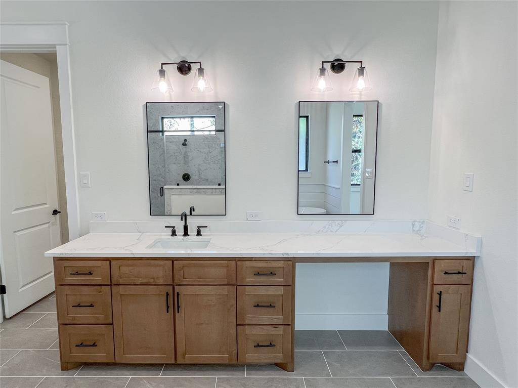 Example of previously Built Hallmark Builder's Home. Many Upgraded Features Included in Specifications. Please inquire with Hallmark Builder's Sales Team for included specifications. Personalize Selections Now!
