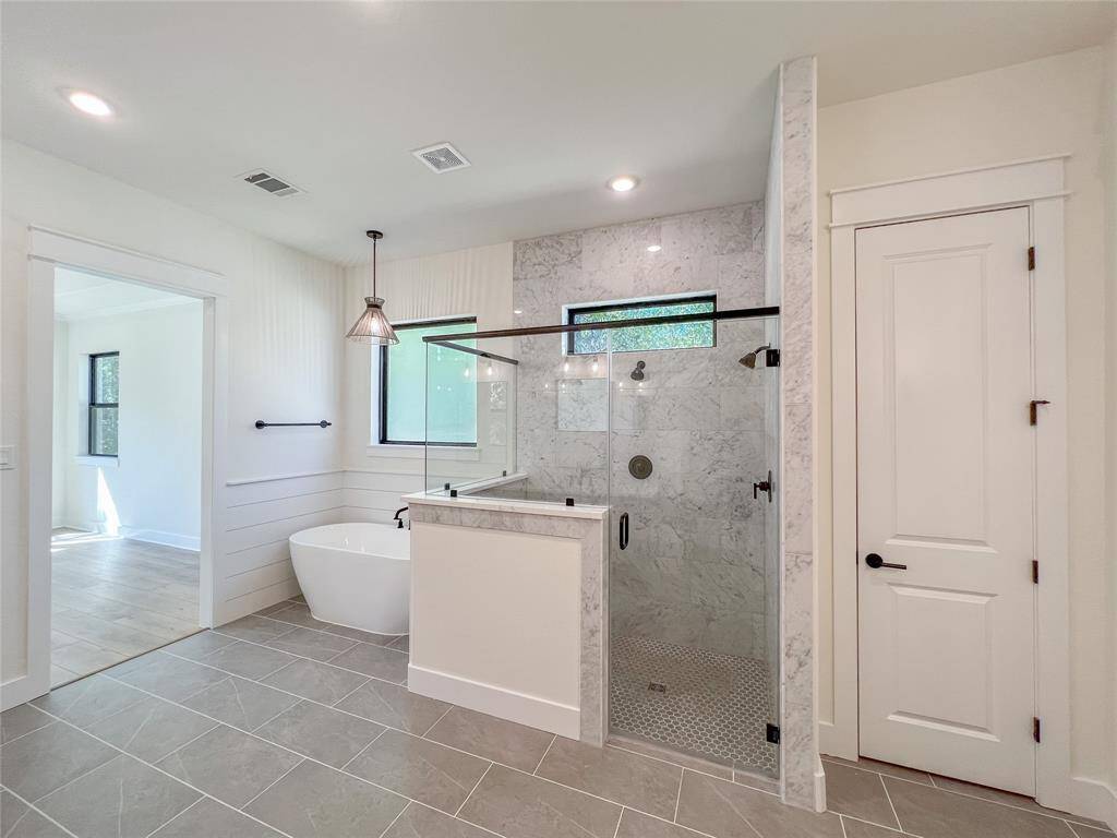 Example of previously Built Hallmark Builder's Home. Many Upgraded Features Included in Specifications. Please inquire with Hallmark Builder's Sales Team for included specifications. Personalize Selections Now!