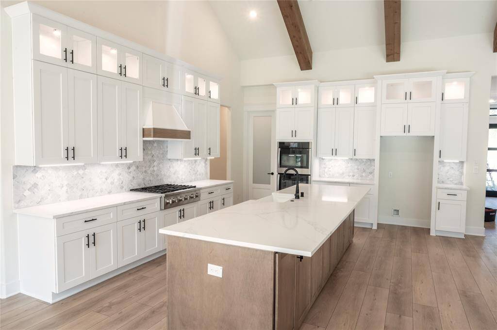 Example of previously Built Hallmark Builder's Home. Floor Plan will vary. Many Upgraded Features Included in Specifications. Please inquire with Hallmark Builder's Sales Team for included specifications. Personalize Selections Now!