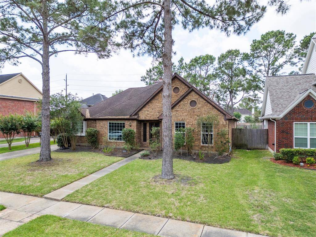 Easy commute to I-10 from this home.