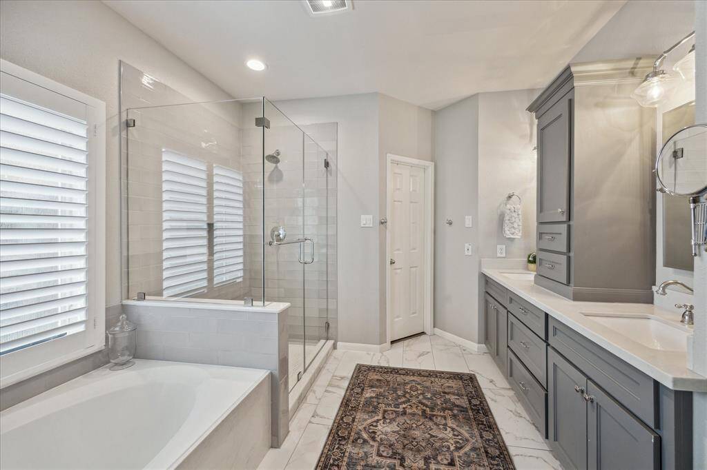 Primary bath