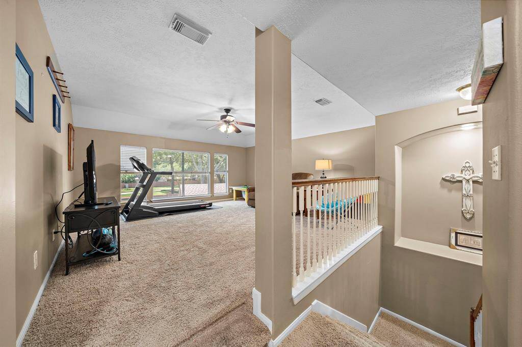 A very Nice Size Gameroom