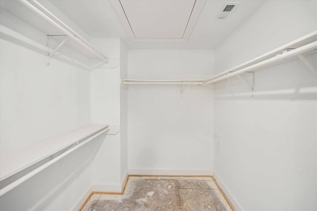 Primary walk-in closet. Carpet allowance for new carpet.