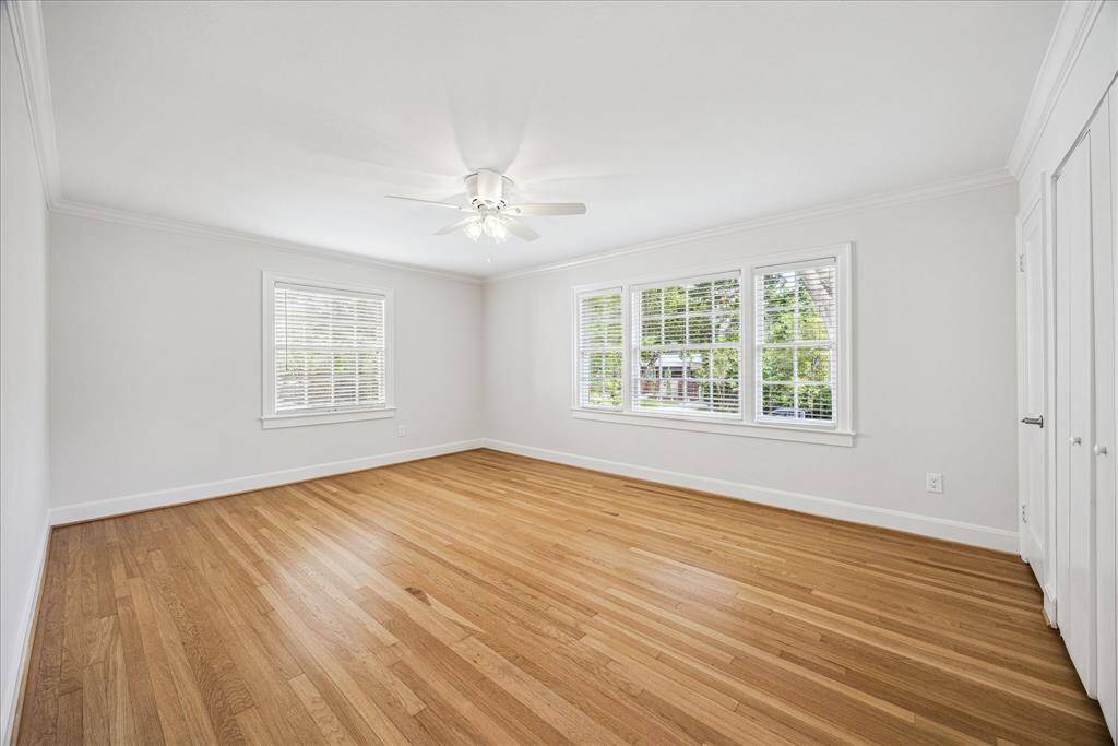 Secondary bedroom