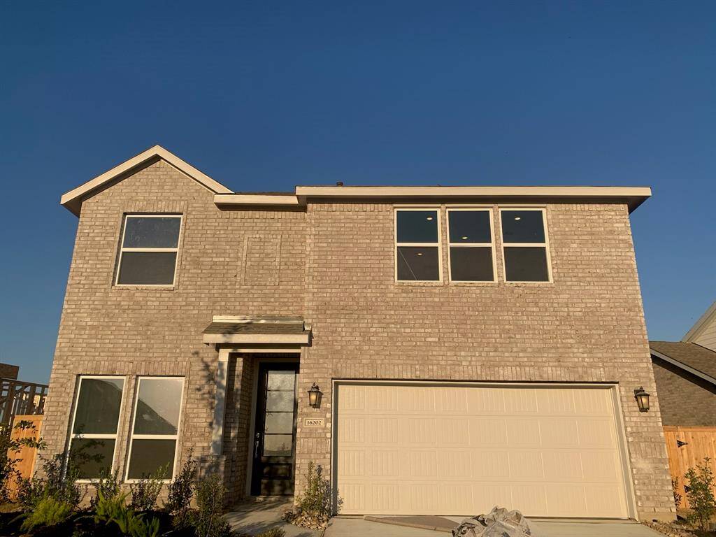 *Not actual home, pictures representative of same elevation*