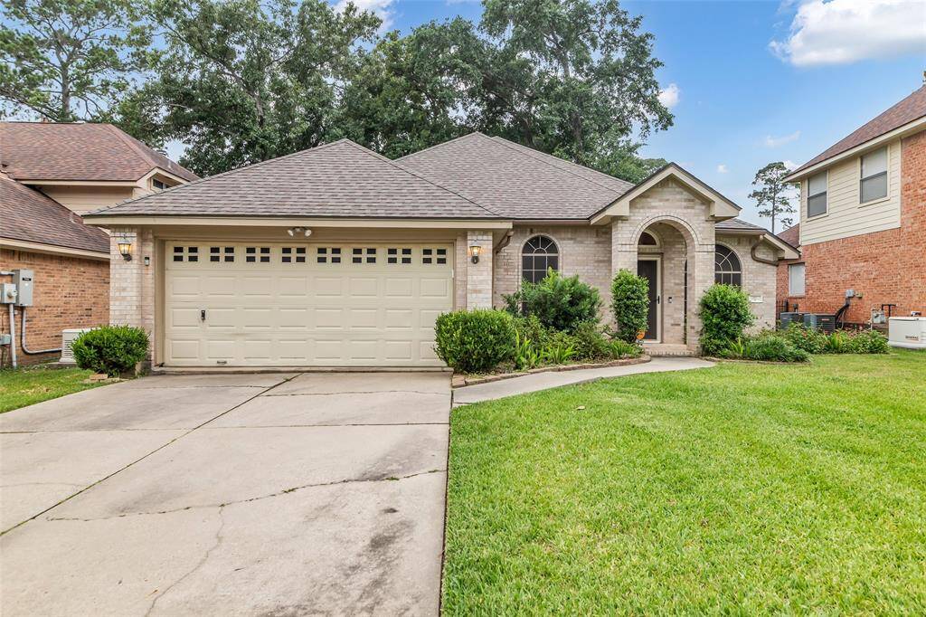 Welcome home! Beautiful single story home located in the Del Lago subdivision.