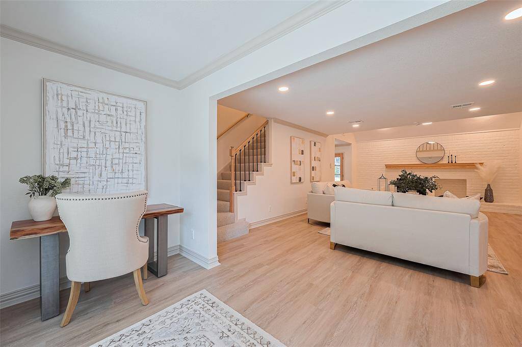 This well place area can be used as your heart desires. A home office, cozy sitting/ready area, place for little ones to play, the choice is yours. Brand new large sliding/screen door brings the outside in.