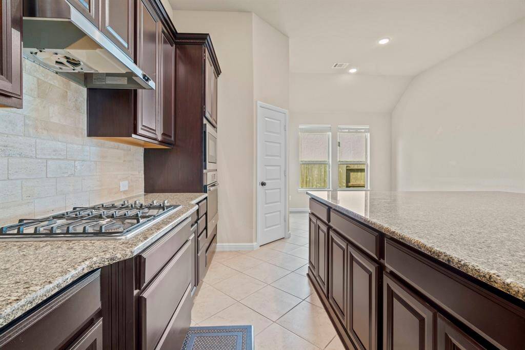 Cooktop and separate oven under
