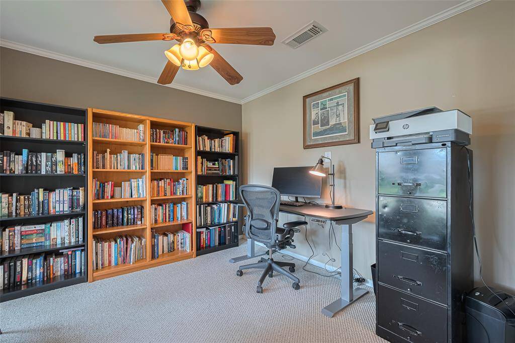 Great additional space for your library and home office!