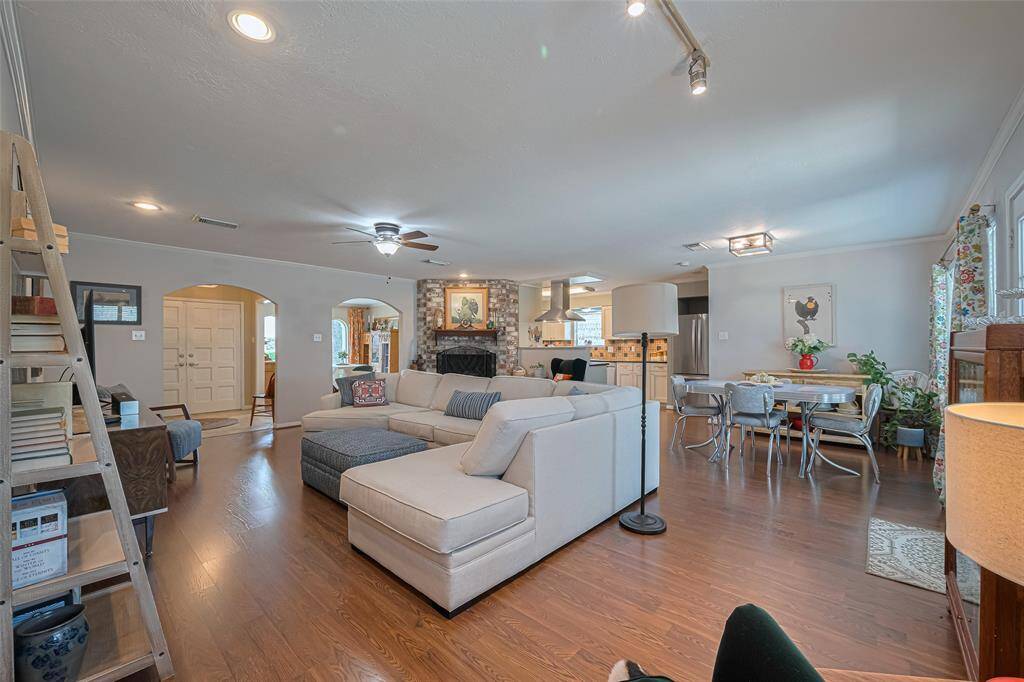 Truly an open plan in a mature neighborhood to make your own!