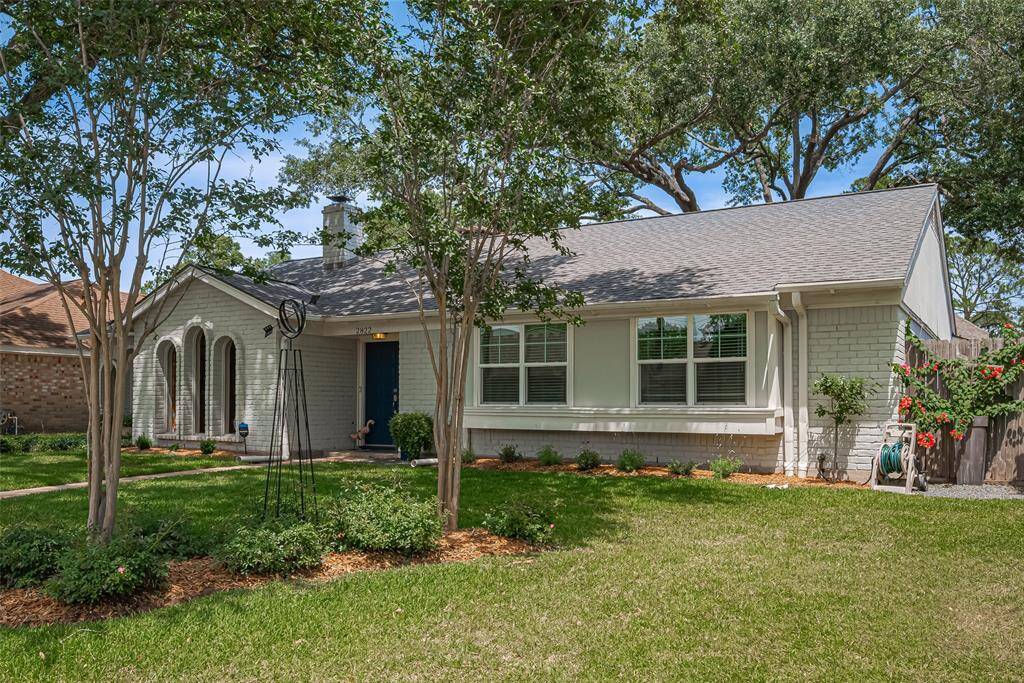 Low E insulated windows in almost all rooms of the home, clean, crisp landscaping with sprinkler system front and back