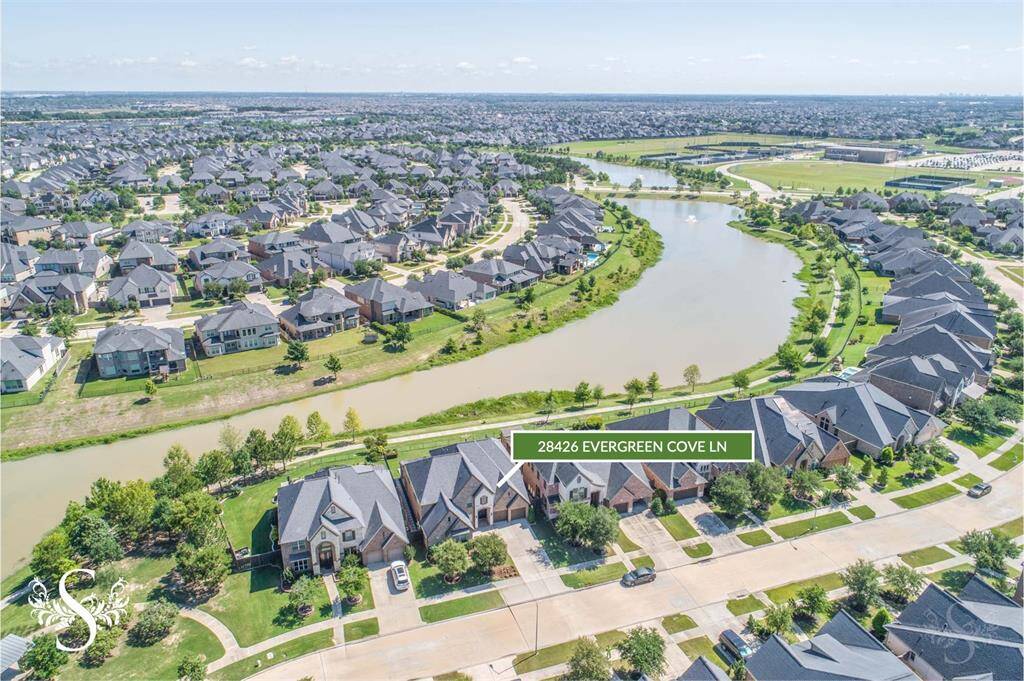 Enjoy stunning waterfront living in the heart of Cross Creek Ranch, one of the most sought-after master-planned communities. Enjoy peaceful water views through the open wrought iron fence, offering a serene backdrop without obstructing the scenery.