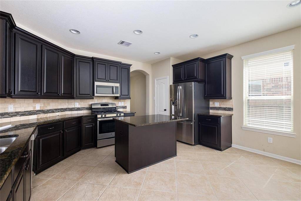 View of the whole kitchen