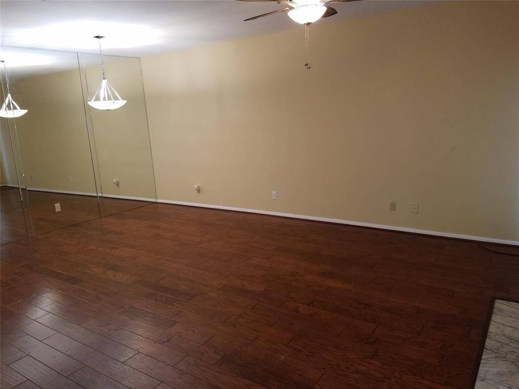 Formal Dining area, or extra room to spread out in.
