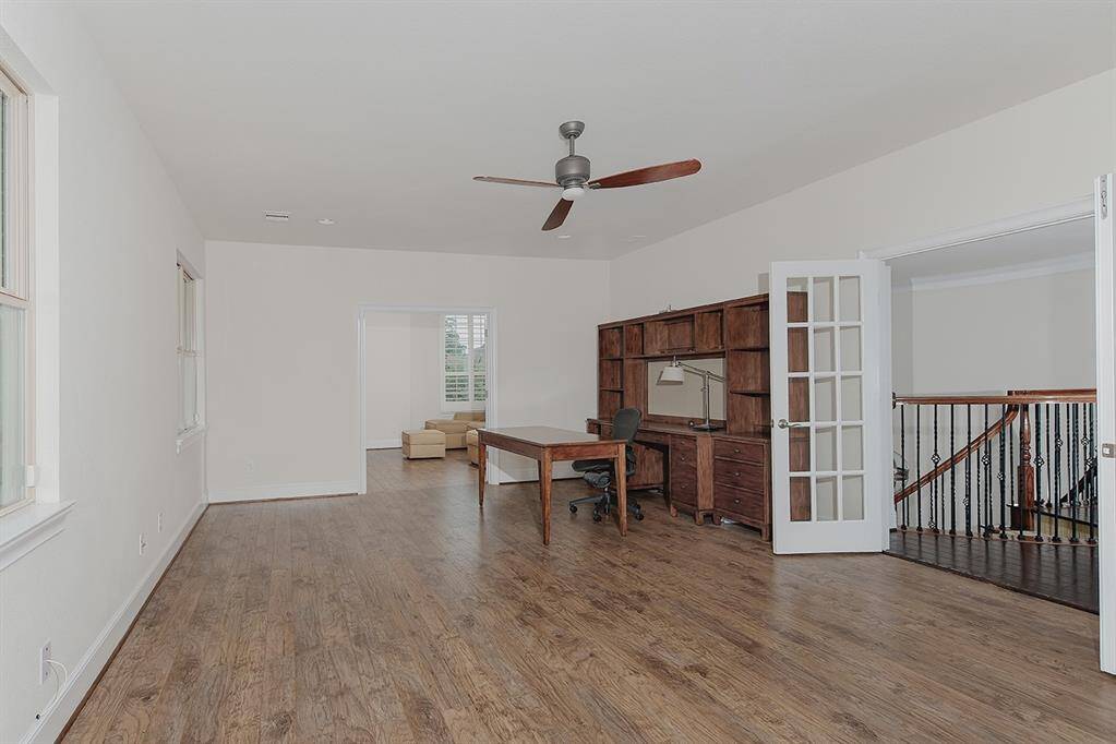 Spacious gameroom