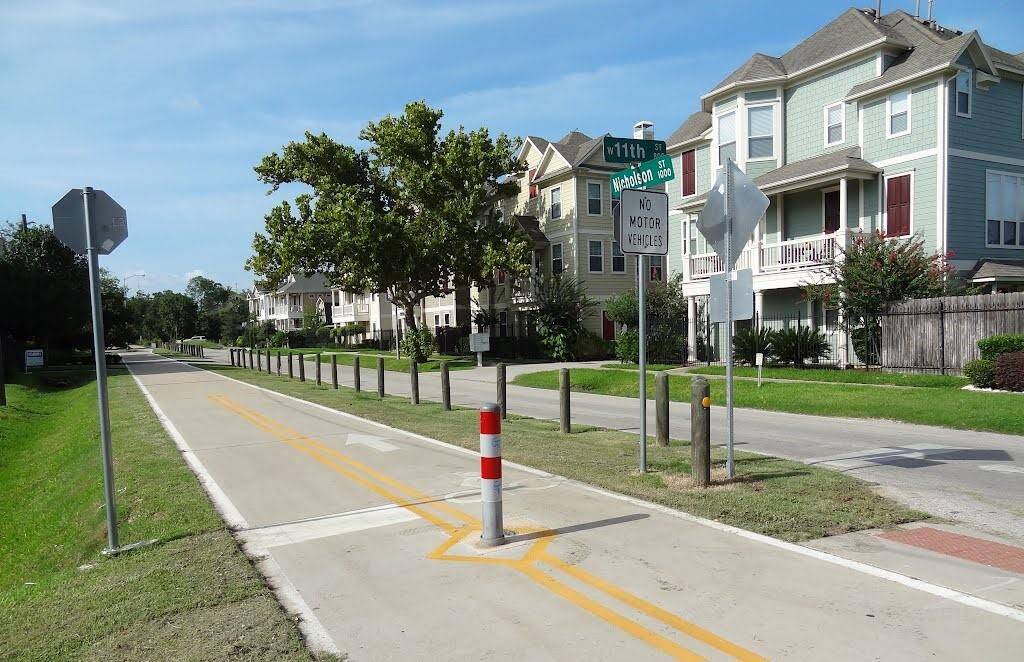 The Heights Hike and Bike Trail is a favorite place to meet for a walk, bike ride or visit with neighbors and friends.  It connects many inner loop neighborhoods.