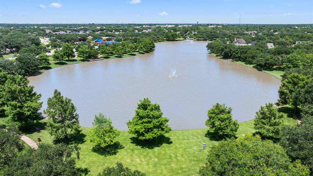 Don't miss this beautiful home in a gorgeous setting!
