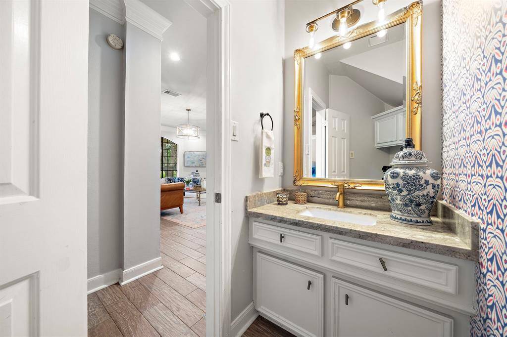 Half bathroom for company.