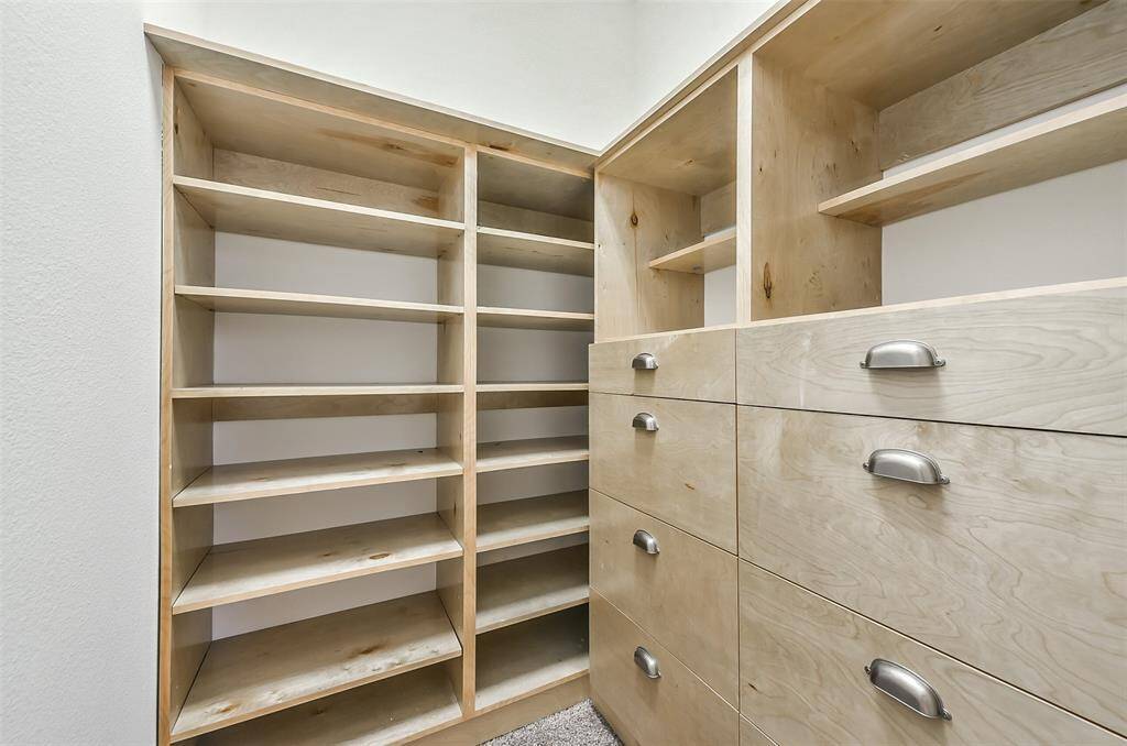 Master closet with built-ins