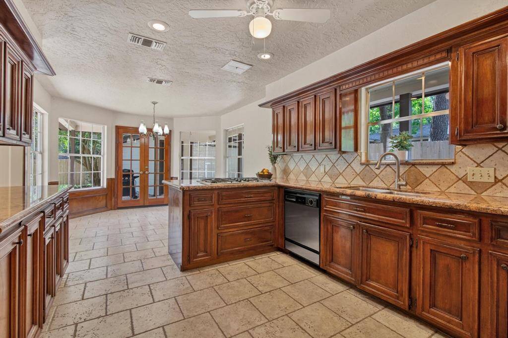 The BONUS island:)  Notice it includes the storage space so you don't loose that as being accessed from the cabinet!
