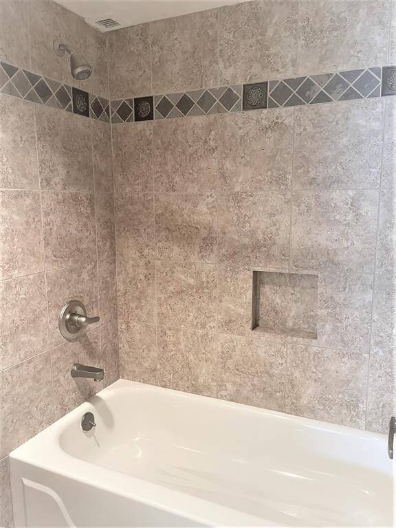 Primary bathtub/shower